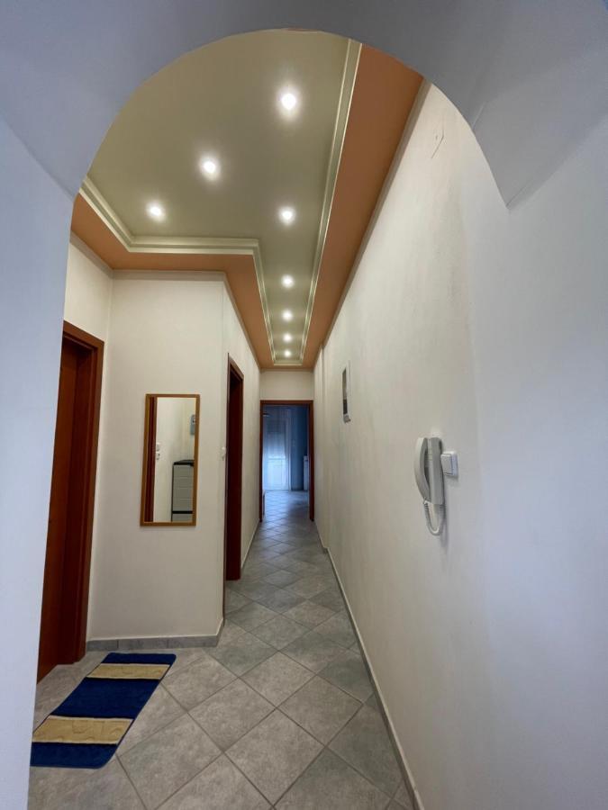 Seaside Apartment With Private Garden Néa Ankhíalos Exterior foto