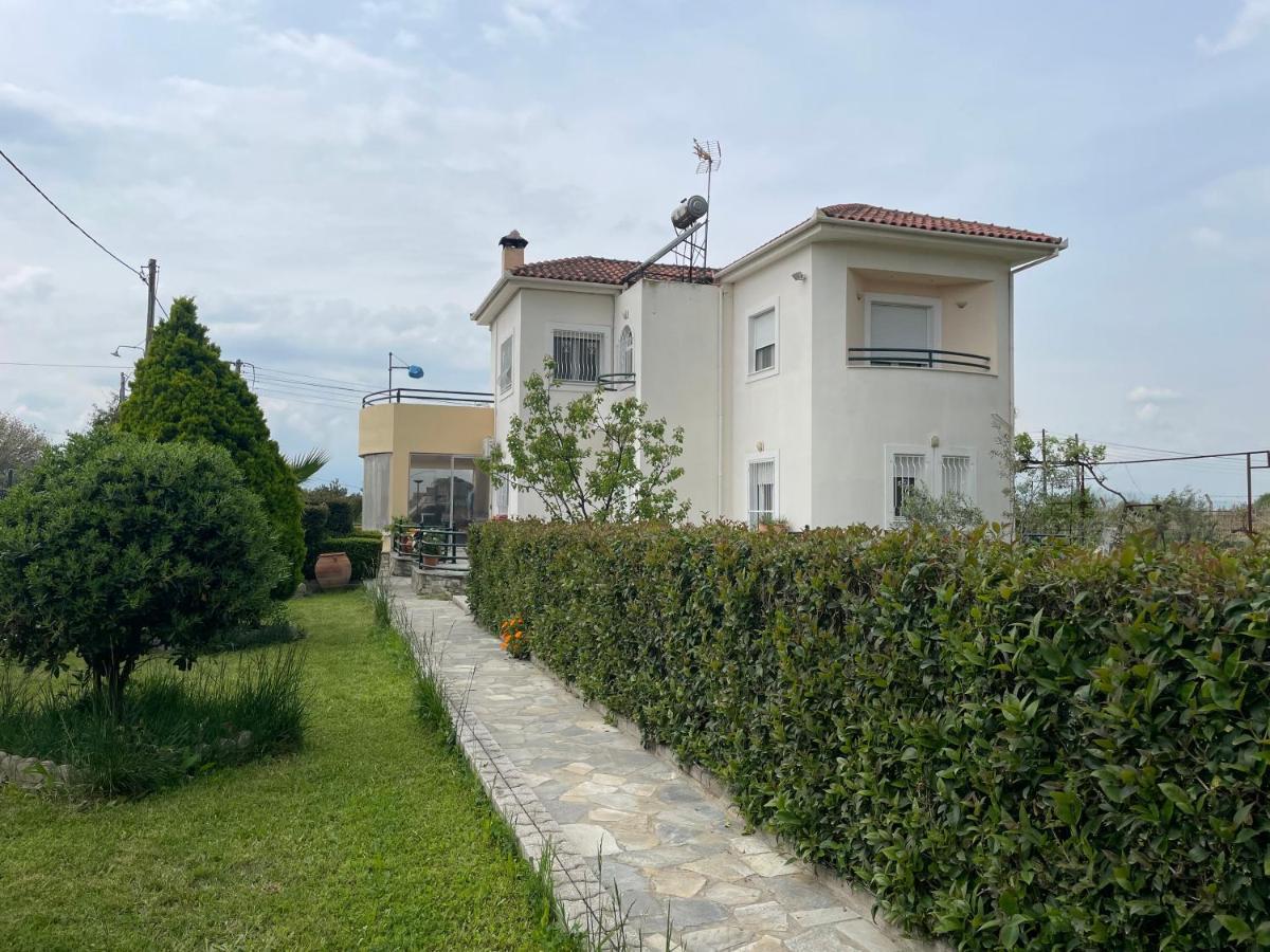Seaside Apartment With Private Garden Néa Ankhíalos Exterior foto