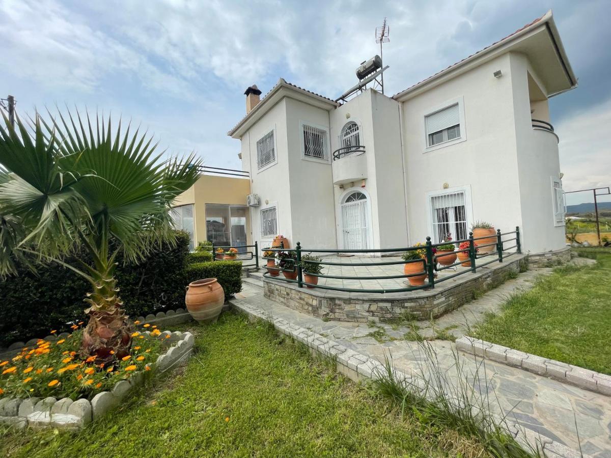 Seaside Apartment With Private Garden Néa Ankhíalos Exterior foto